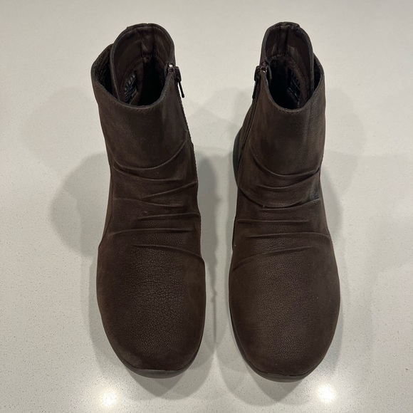 Skechers Shoes - Sketchers size 10 booties